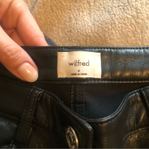 Melina high-rise, straight-leg pant structured just like denim. Vegan Leather. - Picture 4 of 7